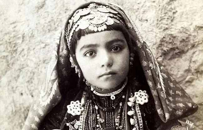 سفر به عصر قاجار؛ از زن خَرسوار تا مرد آتش‌خوار 