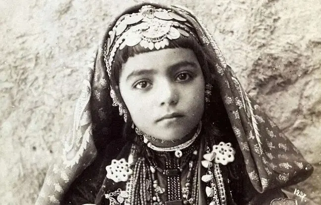 سفر به عصر قاجار؛ از زن خَرسوار تا مرد آتش‌خوار 