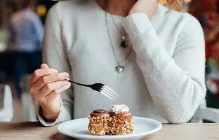 چطور کیک بخوریم که وزن کم کنیم؟