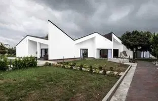 معماری ویلای شکسته در آمل + تصویر