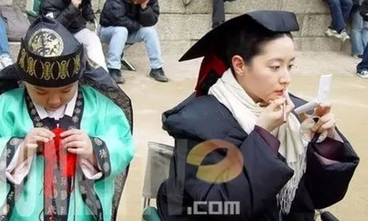 تیپ و چهرۀ جذاب «یانگوم» بعد از 22 سال در 54 سالگی + تصویر