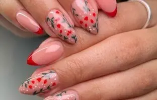 مدل ناخن بهار ۱۴۰۴؛ ۵ مدل ناخن بادامی کوتاه با طراحی‌های رنگارنگ ترند!