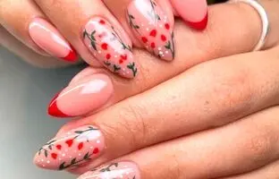 مدل ناخن بهار ۱۴۰۴؛ ۵ مدل ناخن بادامی کوتاه با طراحی‌های رنگارنگ ترند!