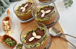 
خوشمزه بپزید؛ طرز تهیه فرنی شیره انگور، افطاری گرم و مقوی

