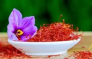 ۷ فایده باورنکردنی چای زعفران برای سلامتی