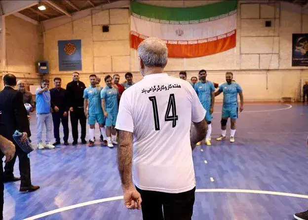  پنالتی عجیب مسعود پزشکیان در بازی با پیشکسوتان + ویدئو