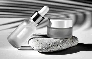 آیا مرطوب کننده همان آب ‌رسان است؟ + تفاوت ها