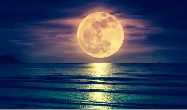 یک عکس متفاوت از ماه در مرز سایه‌ها