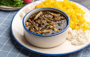 روش تهیه خورش کنگر تهرانی؛ راز خوشمزگی خورش کنگر را بدانید