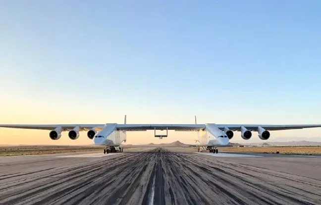 چرا این هواپیمای عجیب ۲ کابین خلبان دارد؟