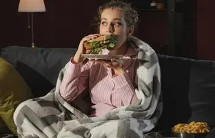 چرا دیر غذا خوردن منجر به دیابت و افزایش وزن می شود؟