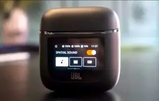رونمایی JBL از اولین ایرپاد بی سیم مجهز به صفحه نمایش لمسی