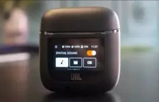 رونمایی JBL از اولین ایرپاد بی سیم مجهز به صفحه نمایش لمسی