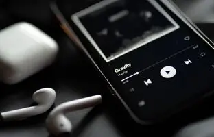 چطور یک آهنگ را بدون دانستن نام و شعر آن پیدا کنیم؟