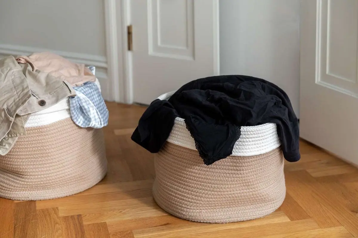 راهنمای خرید مایع مخصوص شستشوی لباس مشکی