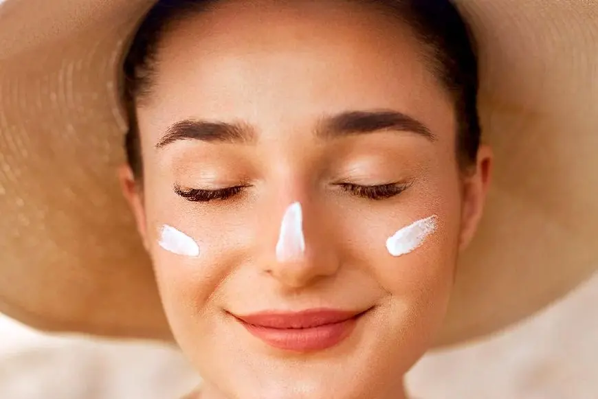 راهنمای خرید بهترین کرم ضد آفتاب برای پوست چرب