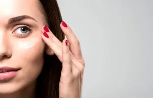 معرفی بهترین کرم های ضد چروک دور چشم