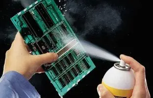 راهنمای خرید بهترین اسپری پاک کننده قطعات الکترونیکی
