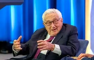هنری کیسینجر: هوش مصنوعی دموکراسی را تهدید خواهد کرد