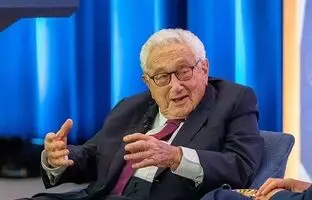 هنری کیسینجر: هوش مصنوعی دموکراسی را تهدید خواهد کرد