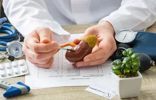 آب جوشیده باعث ایجاد سنگ کلیه می‌شود؟ | مضرات آب جوشیده برای کلیه‌ها