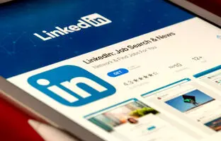لینکدین برای تکمیل پروفایل کاربران خود از هوش مصنوعی OpenAI استفاده می‌کند