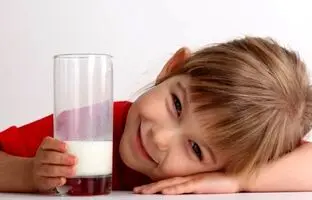 شیر کم چرب برای کودکان بهتر است یا پر چرب؟