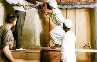 عکس‌هایی از لحظه تاریخی کشف مقبره فرعون