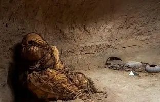 (تصاویر)کشف مومیایی مرموز ۱۲۰۰ ساله