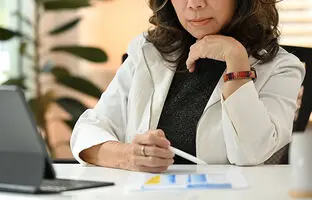 شاخدارترین دروغ هایی که پدر و مادرها در بچگی به ما گفتند