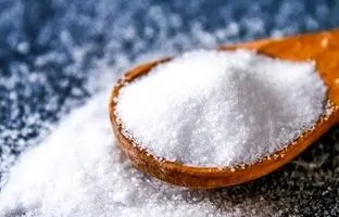 با کاهش این ۱۵ ماده غذایی، مصرف نمک شما هم کم می شود
