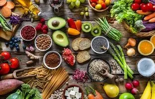 ۵ باور غلط در مورد تغذیه و غذا که باید فراموش کنید