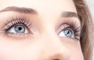 5 تقویت کننده عالی برای پرپشت کردن مژه ها