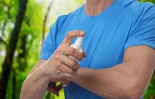 با این پنج دافع حشره از شر گزش حشرات مزاحم خلاص شوید!