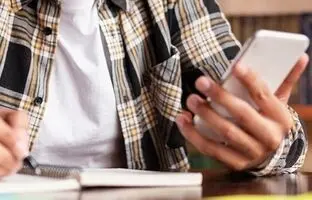 (اینفوگرافیک) ۵ اپلیکیشن رایگان و عالی برای یادگیری زبان
