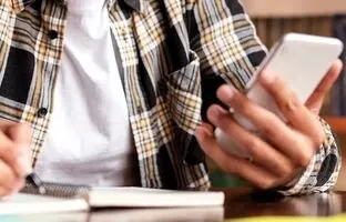 (اینفوگرافیک) ۵ اپلیکیشن رایگان و عالی برای یادگیری زبان