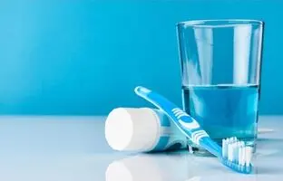 برای سلامت دهان و دندان دهانشویه بهتر است یا آب نمک؟
