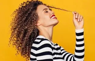 بهترین ماسک مو برای موهای مجعد و فر