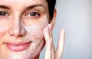 بهترین کرم های لایه بردار برای پوست چرب و جوش دار