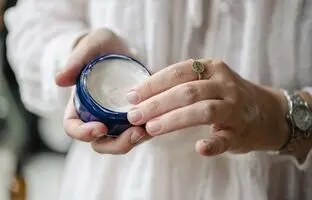 هفت کرم مرطوب کننده ارزان و پرطرفدار برای انواع پوست