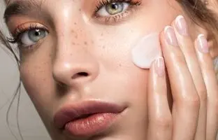 راهنمای خرید بهترین کرم روشن کننده پوست خارجی