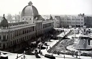 (تصاویر) خیابان فردوسی و لاله‌زار در دهه ۳۰