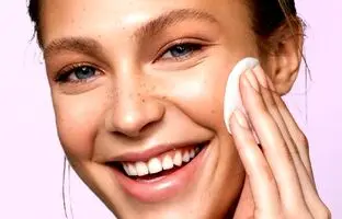 راهنمای خرید بهترین پاک کننده صورت برای پوست نرمال