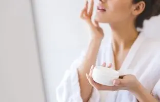 راهنمای خرید بهترین لوسیون برای پوست چرب
