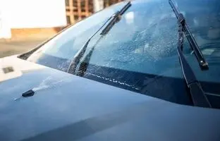 راهنمای خرید بهترین محلول شیشه شوی خودرو