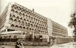 اداره لانه‌زنبوری تهران؛ ساختمان لوکس 90 ساله!