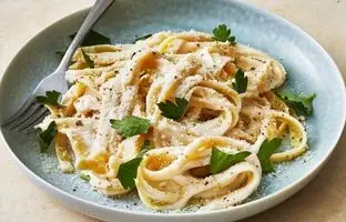 طرز تهیه پاستا چیکن آلفردو خوشمزه و رستورانی