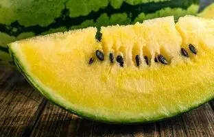 ترفندهای انتخاب بهترین هندوانه آناناسی