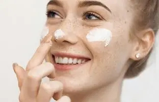 بهترین کرم های ضد آفتاب بی رنگ خارجی