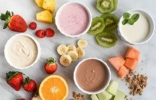 روش تهیه چند ماست میوه‌ای رژیمی و خوشمزه